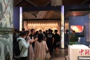 梦见黑蛇百年典藏首渡重洋 124套英国工艺美术运动珍品亮相天津